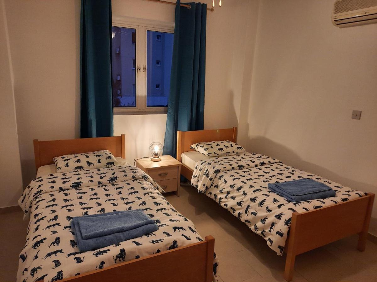 Large Apt 2 Bedrooms Sea View & 2 Balconies Lárnaka Eksteriør bilde