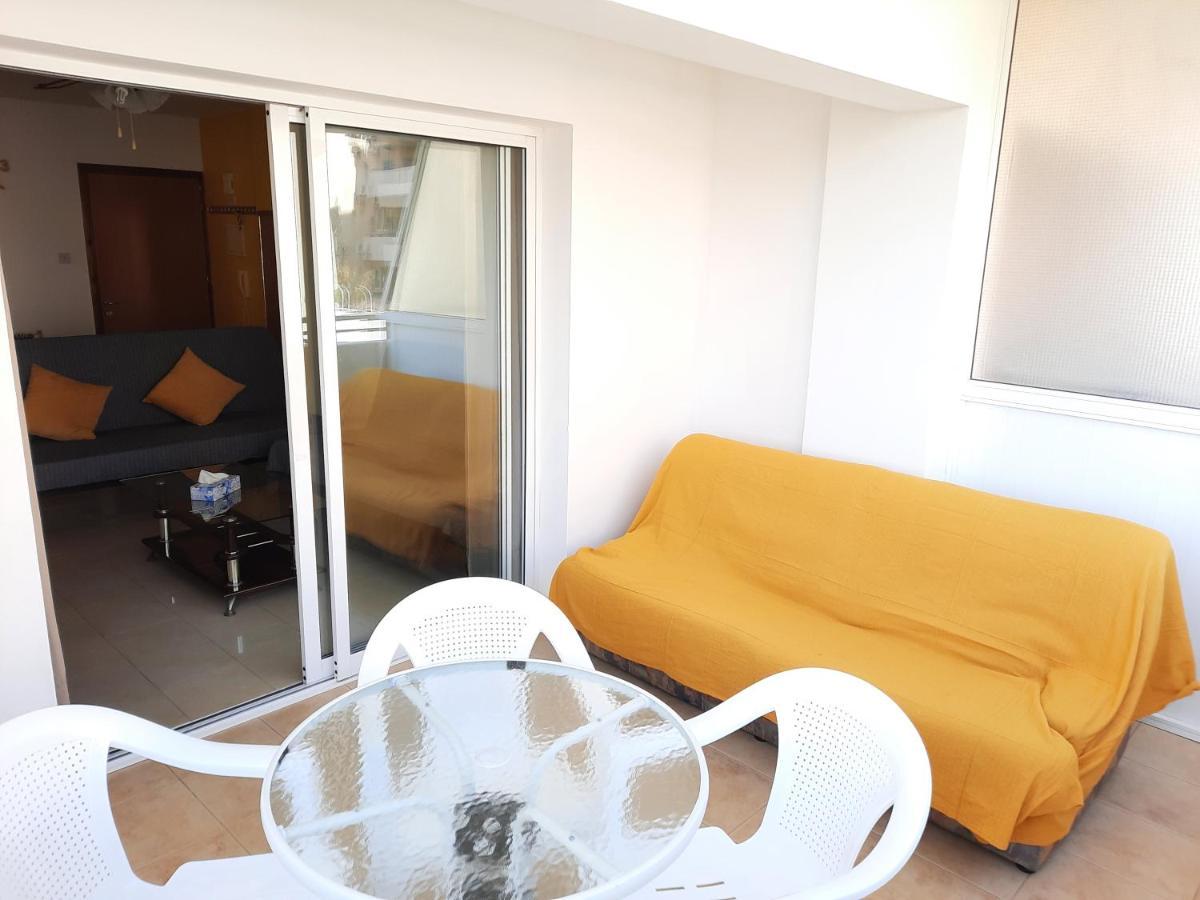 Large Apt 2 Bedrooms Sea View & 2 Balconies Lárnaka Eksteriør bilde