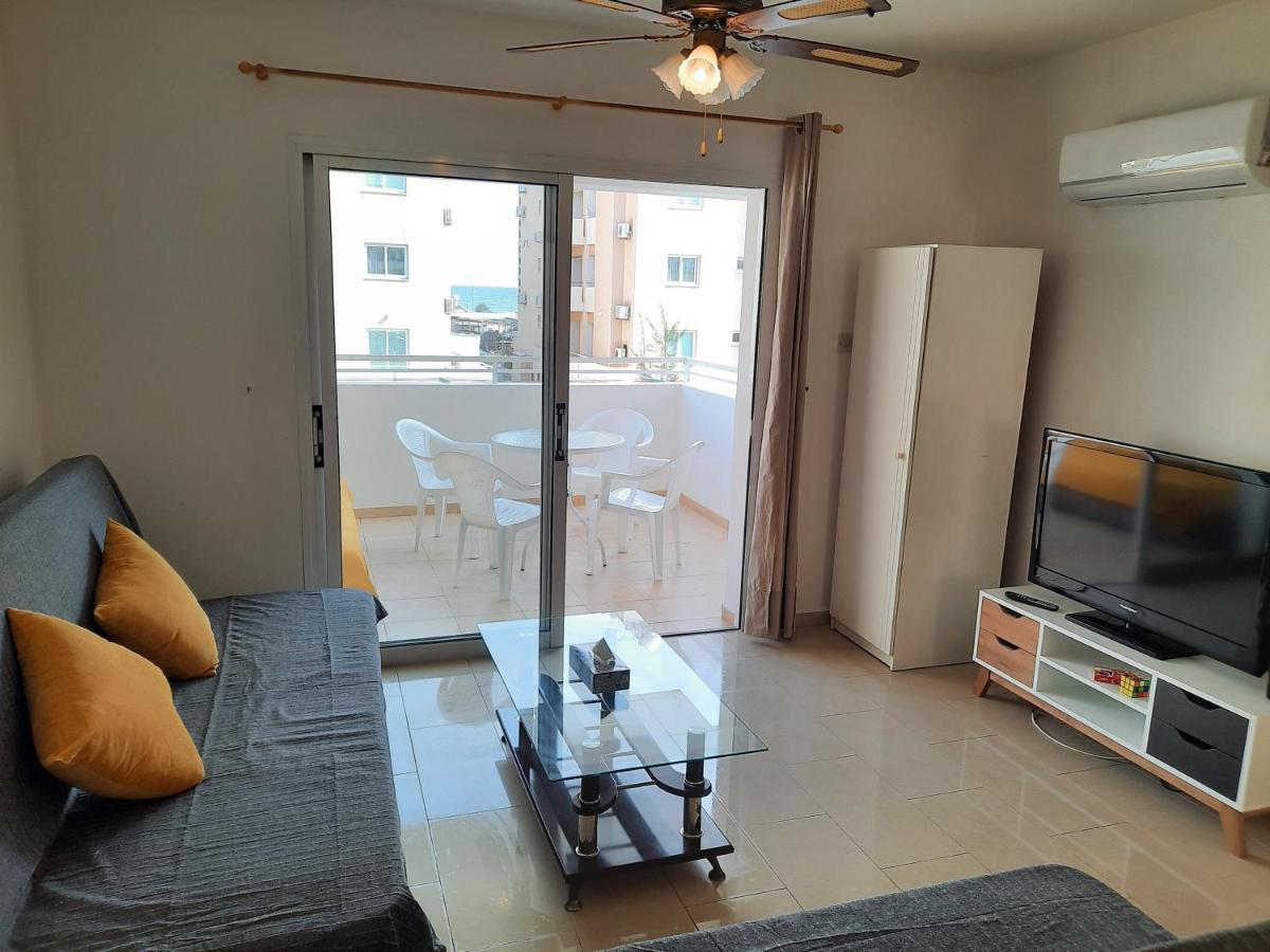 Large Apt 2 Bedrooms Sea View & 2 Balconies Lárnaka Eksteriør bilde