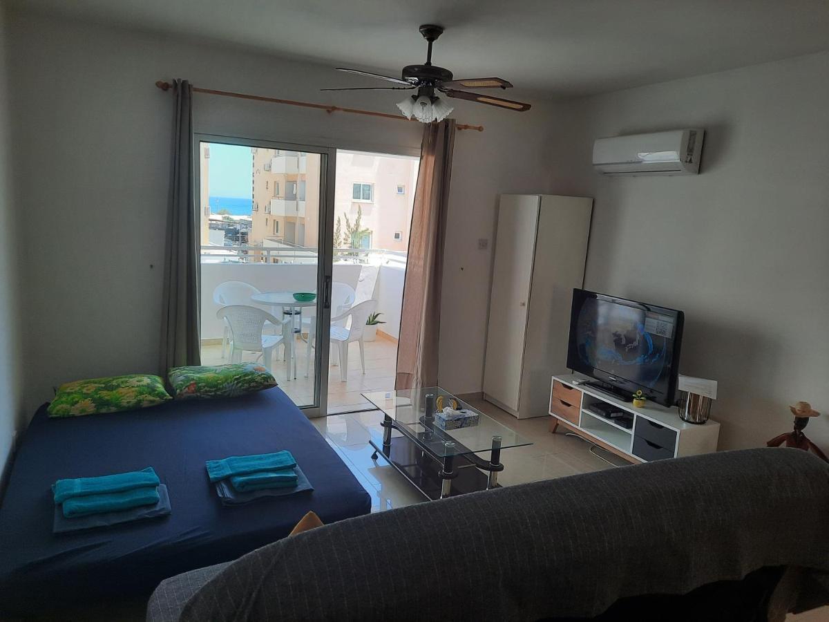 Large Apt 2 Bedrooms Sea View & 2 Balconies Lárnaka Eksteriør bilde