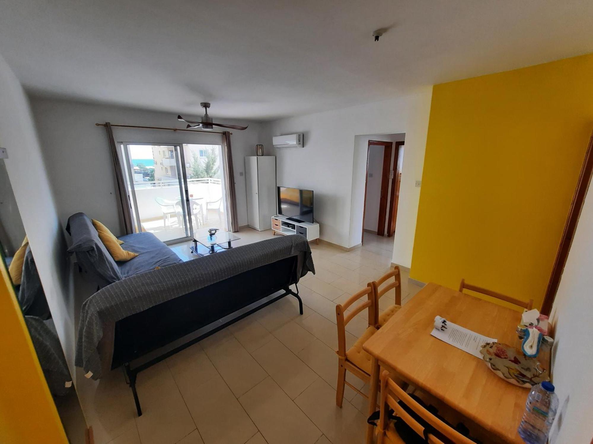 Large Apt 2 Bedrooms Sea View & 2 Balconies Lárnaka Eksteriør bilde